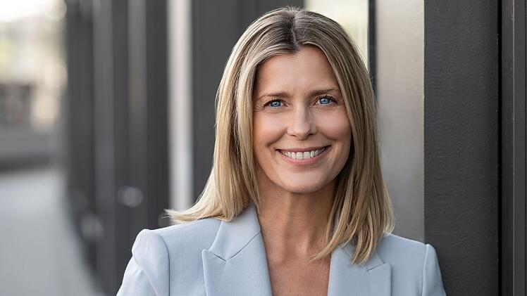Seit 2018 im Team der ZDF-Show: Valerie Niehaus präsentiert mit "heute-show extra - Die unglaubliche Geschichte von Elon Musk" ein satirisches Portrait über den reichsten Mann der Welt.