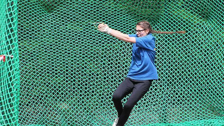Bayerische Vizemeisterin im Hammerwerfen der AK 14 wurde Laetitia Burdich vom UAC Kulmbach. Foto: Archiv