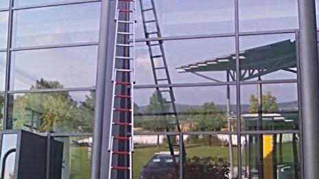 Die Blitz Blank Gebäudereinigung sorgt für streifenfreue Sauberkeit.  Foto: PR