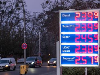 Sprit erstmals seit Kriegsbeginn im Tagesvergleich billiger