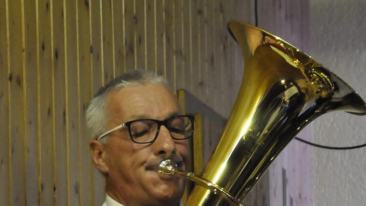 Matthias Kraus als Solist mit dem Tenorhorn.