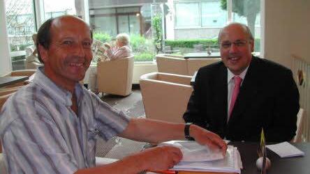 Edgar Kast (links) mit dem Präsidenten der Deutschen Verkehrswacht. Kurt Bodewig.