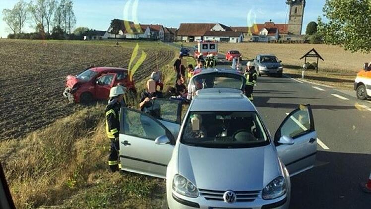 Schwerer Unfall zwischen Hannberg und He&szlig;dorf Foto: Feuerwehr He&szlig;dorf