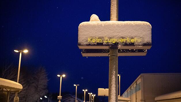 Nach heftigen Schneef&auml;llen fallen in Teilen Frankens die S-Bahnen aus. Symbolbild.