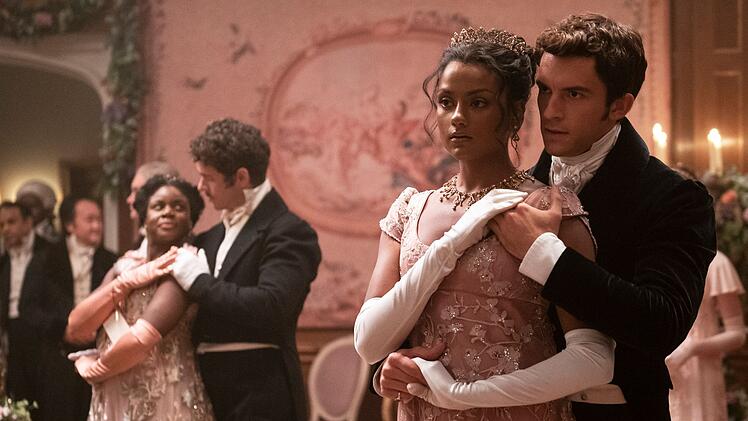 Zwei Fanlieblinge kehren zur&uuml;ck: In der zweiten Staffel fand Anthony Bridgerton (Jonathan Bailey) in Kate (Simone Ashley) seine gro&szlig;e Liebe.