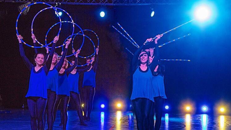 DanceForFun", TV Weidhausen: Tanzgestaltung mit Reifen und StäbenKlaus Gagel