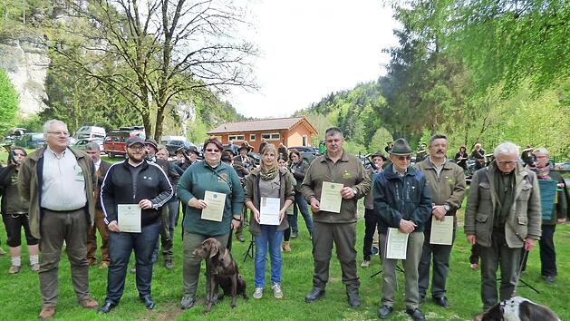 Zahlreiche Ehrungen gab es im Rahmen des Grillfests der Jägervereinigung Pegnitz Foto: Thomas Weichert