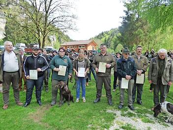 Zahlreiche Ehrungen gab es im Rahmen des Grillfests der Jägervereinigung Pegnitz Foto: Thomas Weichert
