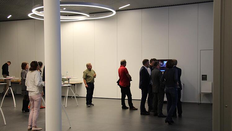 Leider war die Veranstaltung zur Landtagswahl 2018 im neuen Landratsamt Erlangen-Höchstadt diesmal sehr spärlich besucht. Foto: Christian Bauriedel