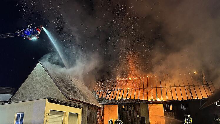 Verheerender Brand in Niederndorf: Betroffene bedankt sich bei Feuerwehr