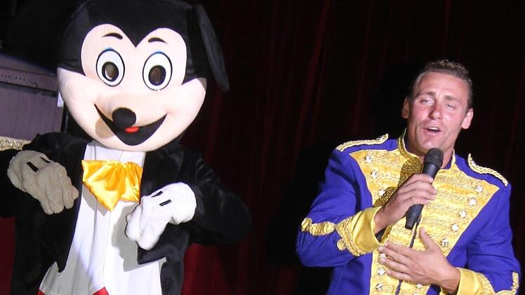 Mickey Mouse trat auch auf. Foto: Sonny Adam