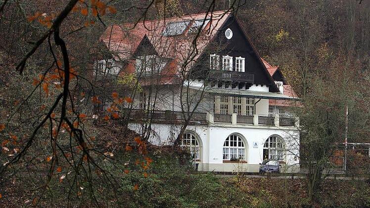 Das neue Nutzungskonzept für die frühere Jugendherberge Wolfsschlucht sieht die Schaffung eines erlebnispädagogischen Kompetenzzentrums für einheimische Jugendliche und unbegleitete minderjährige Flüchtlinge vor. Archivfoto: Matthias Hoch