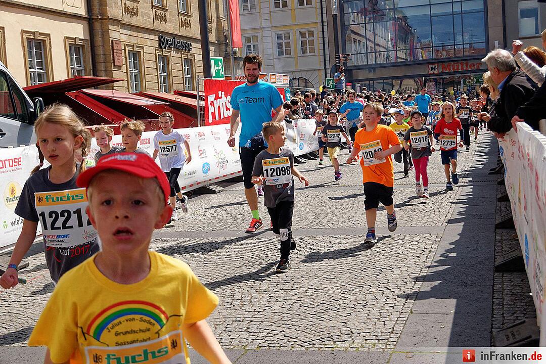 Weltkulturerbelauf 2017 in Bamberg: Der Zieleinlauf am Maxplatz