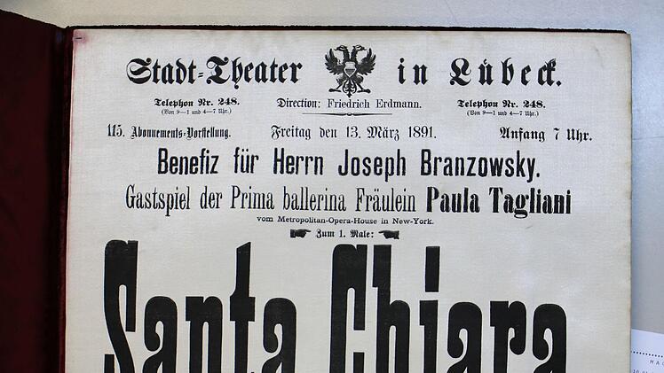 Mit seiner Oper "Santa Chiara" war Ernst II. ein großer Erfolg gelungen. Nach der Uraufführung 1854 in Gotha erlebte das Werk viele weitere Inszenierungen - darunter in Paris, Straßburg, Brüssel, Lübeck und Leipzig. Die Partitur und viele weitere Noten von Ernst II. sind in der Landesbibliothek Coburg zu finden.Foto: Jochen Berger