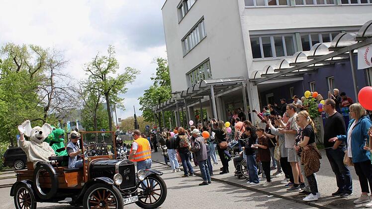 Erlangen: Toy Run 2023 bei "Bombenwetter" - 30.000 Euro Spenden gesammelt