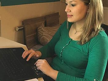 Nadine Burkhardt hat für ihre Arbeit unter anderem 68 Fragebögen ausgewertet. Foto: Johanna Blum