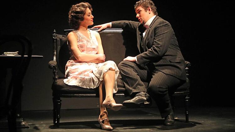 "Ausblick in ein schönes Land": ein szenischer Liederabend mit Musik von Erich Wolfgang Korngold feierte Premiere in der Coburger Reithalle.Foto: Henning Rosenbusch