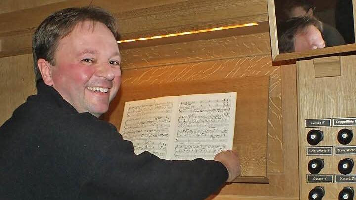 Gerald Fink präsentierte als krönenden Abschluss der Konzertreihe zum kleinen Jubiläum der Metzler-Orgel in St. Magdalena Herzogenaurach seine Favoriten. Foto: Manfred Welker