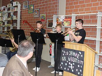 Das 20-j&auml;hrige Bestehen des Arbeitskreises &bdquo;&Uuml;bertritt&ldquo; ist am Franz-Miltenberger-Gymnasium gefeiert worden.