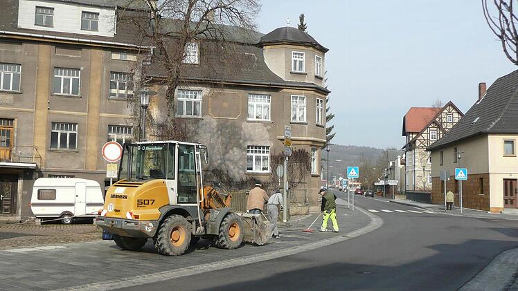 Nachbesserungen am Pflaster in der Coburger Straße Foto: Ramona Popp