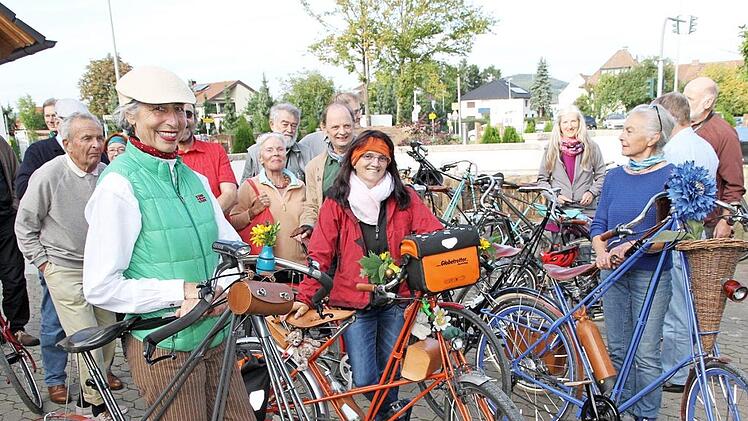 Die Teilnehmer der Fahrt waren prächtig gelaunt. Foto: Mathias Erlwein