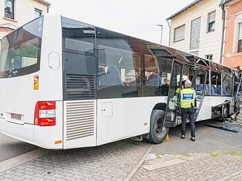 Unfall mit Schulbus