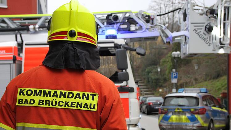 Auch dem Kommandanten der örtlichen Feuerwehr bereitet die Sache Kopfzerbrechen. Foto: Ulrike Müller