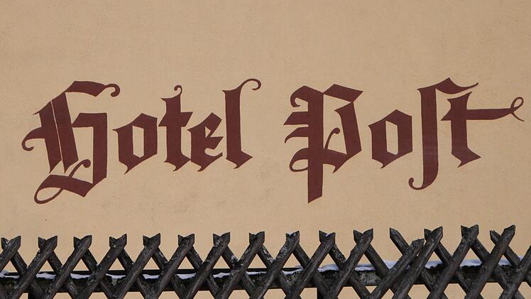 Impressionen des ehemaligen Hotels "Post": Ein Investor kündigte die Sanierung an, doch das Projekt stockt. Foto: Ulrike Müller