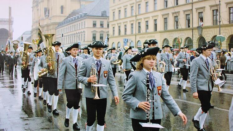 Das Oktoberfest im Jahr 1988: Ein Highlight aus den vergangenen 50 Jahren Vereinsgeschichte. Foto: Archiv Musikverein Schondra