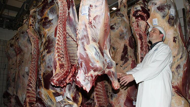 Schlachthofleiter Dirk Grühn hat die Zusammenarbeit mit den Kulmbacher Lohnschlächtern aufgekündigt. Foto: Archiv