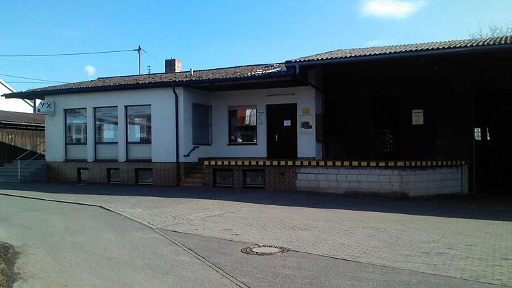 Die VR Bank gibt das Warenlager Schondra an die Firma Weimann aus Gemünden ab, um den Fortbestand zu sichern. Foto: Beatrix Lieb