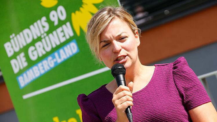 Die Spitzenkandidatin von Bündnis 90/Die Grünen in Bayern, Katharina Schulze, war am Mittwoch in Hallstadt zu Gast.   Foto: Matthias Hoch