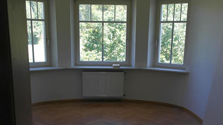 Zimmer im Obergeschoss der Villa