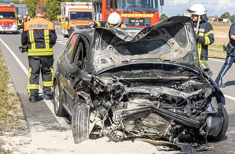 B4 zwischen Breitengüßbach und Rattelsdorf: Autofahrer (76) wird schwarz vor Augen - schwerer Verkehrsunfall