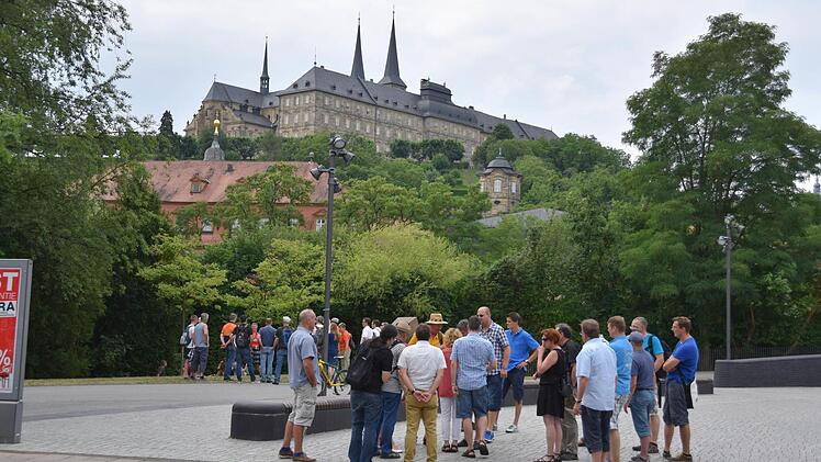 Viele Bamberger präsentieren ihre Stadt Besuchern gerne, doch es gibt auch Belastungen aus dem Massentourismus.  Foto: Rinklef