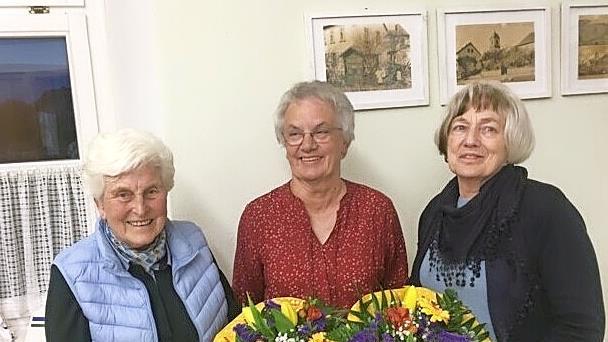 Bei der Ehrung (von links): Elisabeth Lenhardt, Monika Weigand und Julita Pretscher.