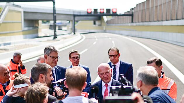 Freigabe des 16. Bauabschnitts der A100