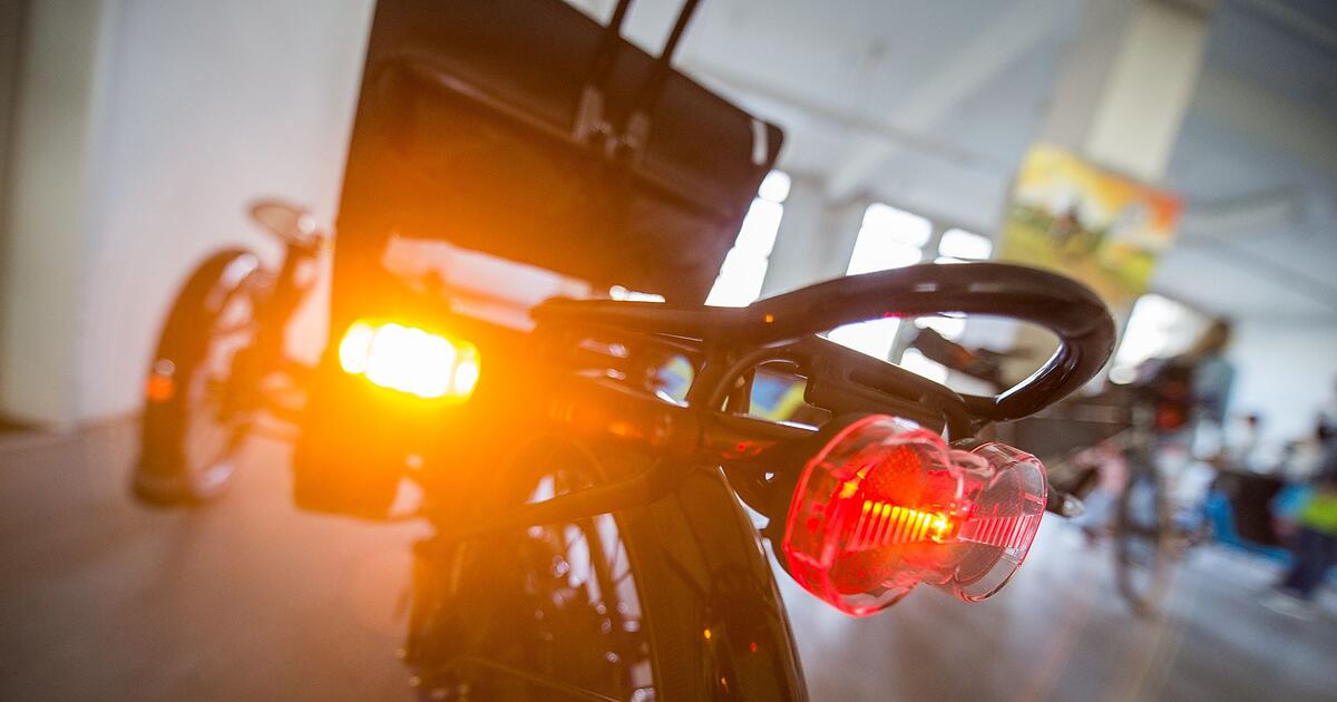 Schwerer Verkehrsunfall zwischen Liegerad und Lkw im Kreis Coburg