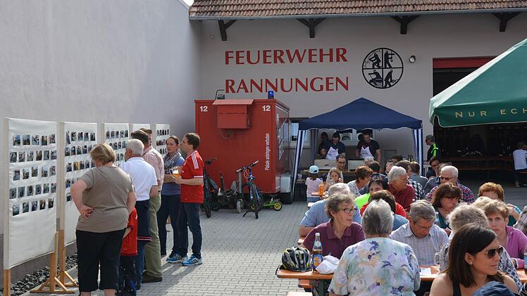 Im neuen Hof der Feuerwehr lässt es sich gut feiern. Foto: Björn Hein