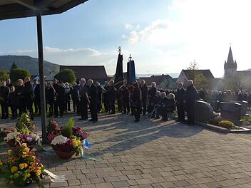 Auf dem Friedhof Foto: Pauline Lindner