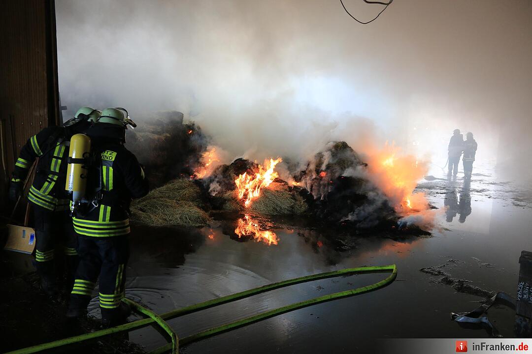 Feuer zerstört Scheune in Hohn am Berg