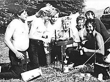Ein Foto aus den Gründerjahren vom Zeltlager oberhalb von Wartenfels. Im Bild (von links) Hans-Gerhard Stöcker, Gerhard Hohner, Horst-Günther Tempel, Elmar Beetz, Reinhold Bähr, Roland Ott und Walter Hümmer.  Foto: privat