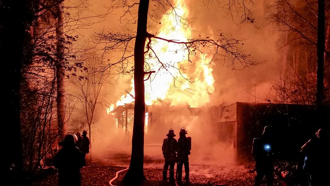 Mittelfranken: Wohnhaus brennt völlig nieder