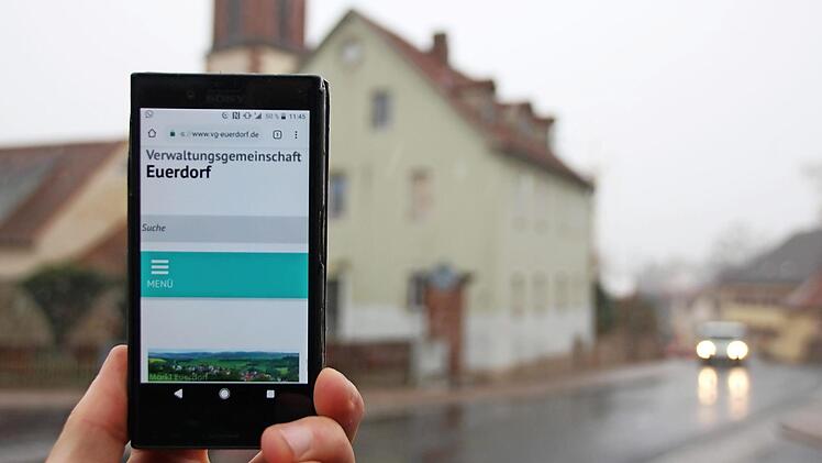 Versorgung einfach? Der Euerdorfer Gemeinderat diskutiert am 22. November darüber, ob das Jugendzentrum an der Kirche kostenloses W-LAN bekommen soll. Foto: Steffen Standke
