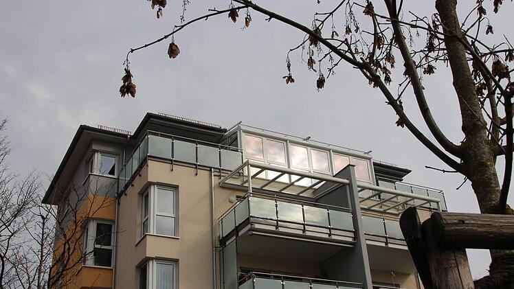 Sanierte Gebäude in der Nachbarschaft. Foto: Benedikt Borst