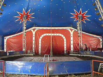 Manege des Circus Henry: In Dörfles-Esbach werden ab 29. August immer an den Wochenenden tolle Darbietungen zu sehen sein.   Foto: CT/P. Nowak