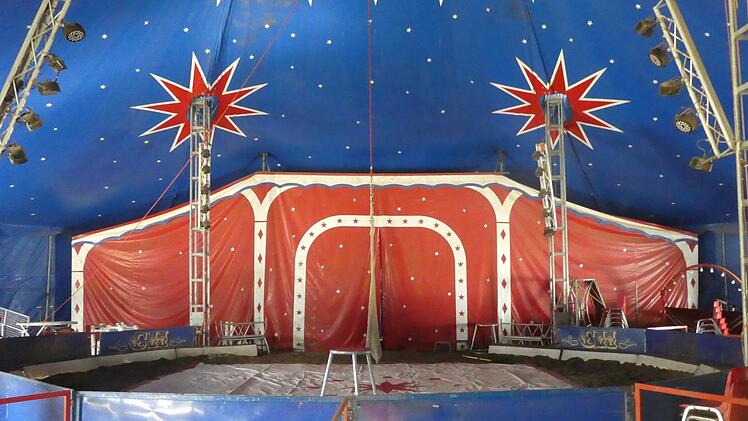 Manege des Circus Henry: In Dörfles-Esbach werden ab 29. August immer an den Wochenenden tolle Darbietungen zu sehen sein.   Foto: CT/P. Nowak