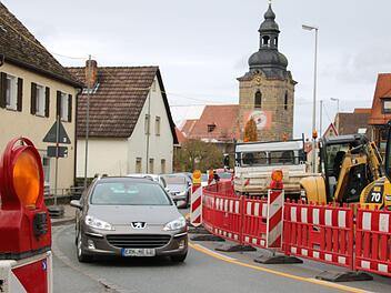 Auf der Kersbacher Ortsdurchfahrt geht es derzeit eng zu. Foto: Ronald Heck