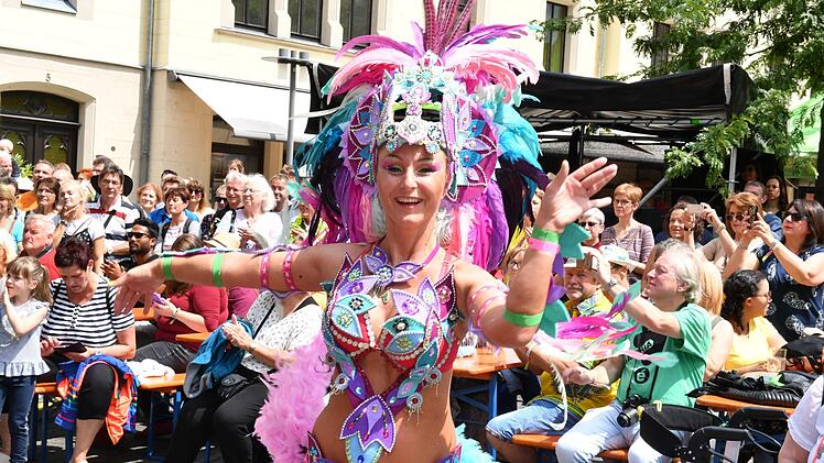 Impressionen vom Samba-Umzug 2019, der wohl der letzte in der Festival-Geschichte war.Foto: Ronald Rinklef