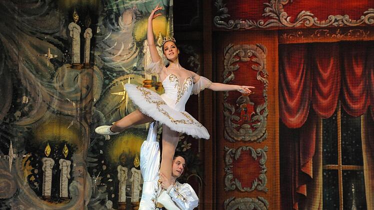 Ein visueller, künstlerischer und sportlicher Genuss: die Nussknacker-Aufführung des St. Petersburger Staatsballetts on Ice.